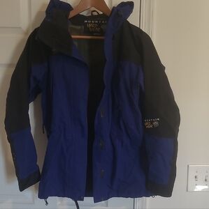 Vintage Mountain Hardwear Royal Blue and Black Outdoor Jacket Sz 8